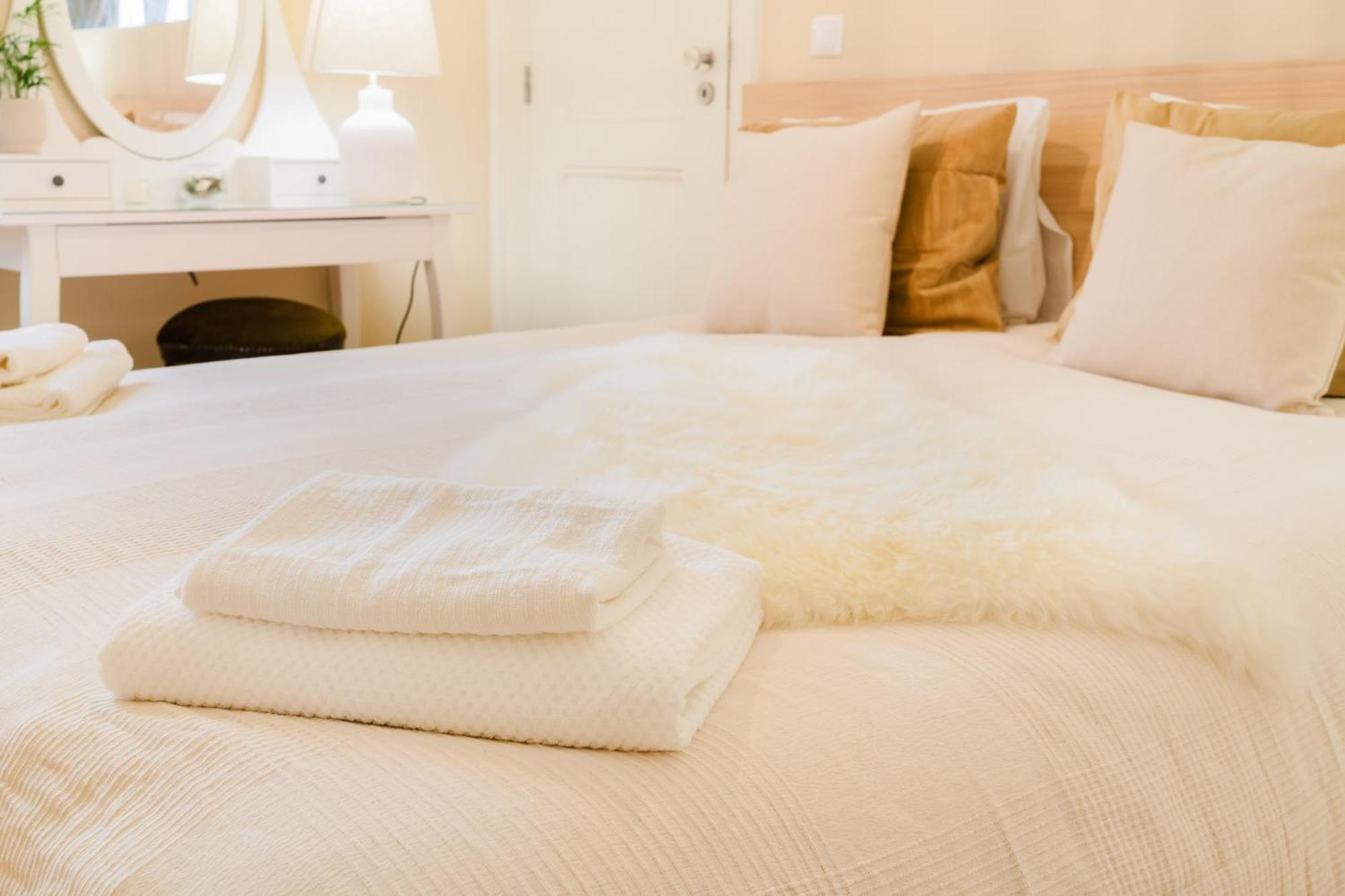 & Spacious 41 Bed Apartment *