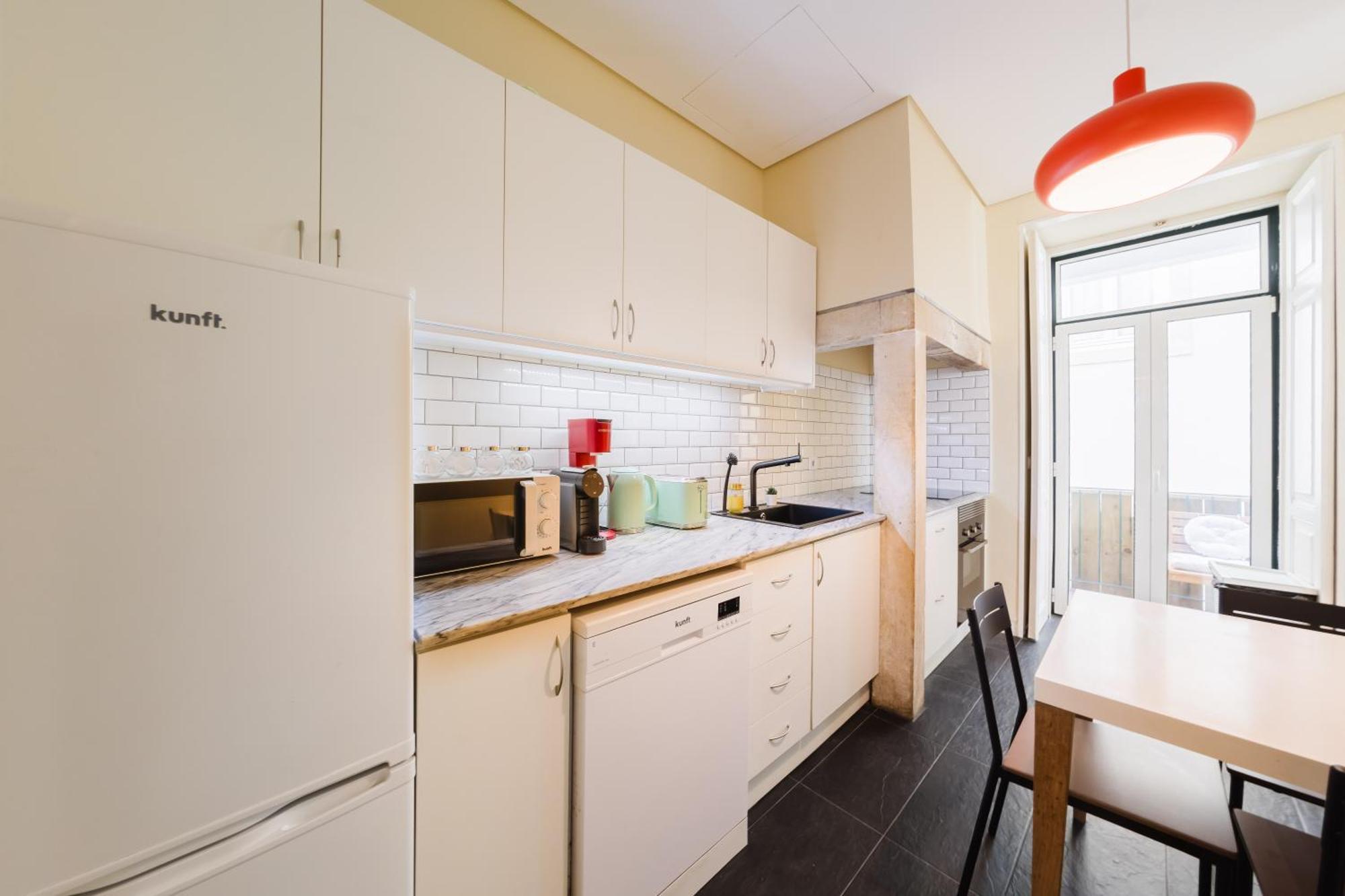 Apartment & Spacious 41 Bed *