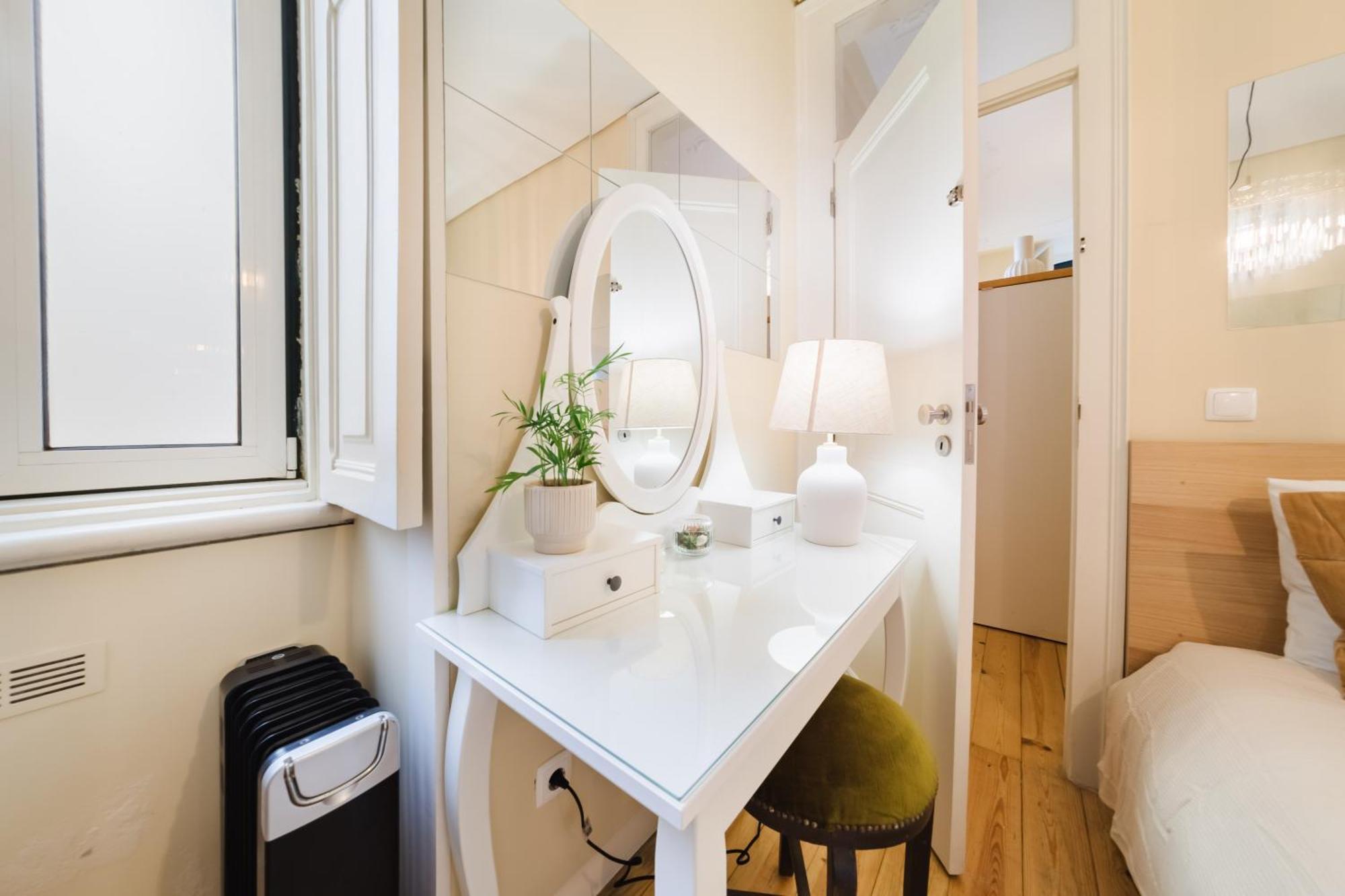 Apartment & Spacious 41 Bed