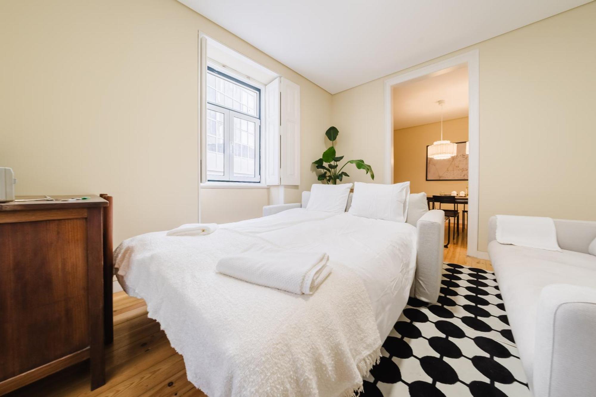 Apartment & Spacious 41 Bed